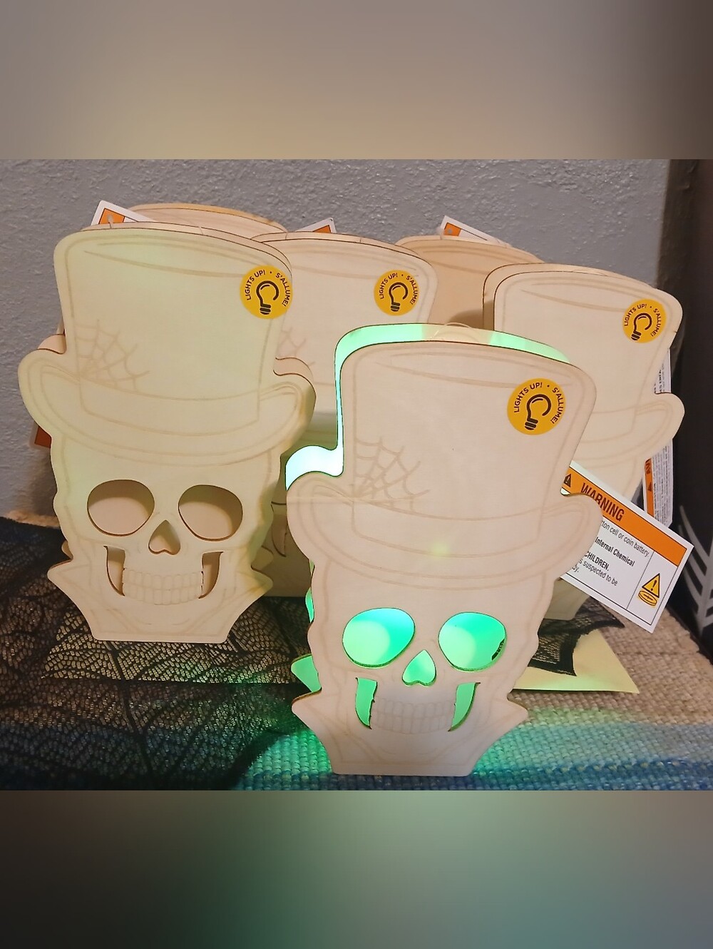 New LED plywood Halloween Decor - Skull With Top Hat